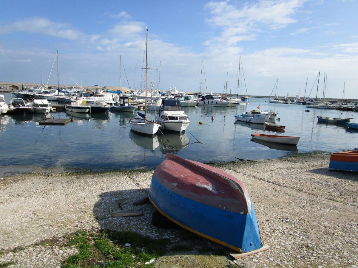 Masseria Due Torri Monopoli Ruang foto